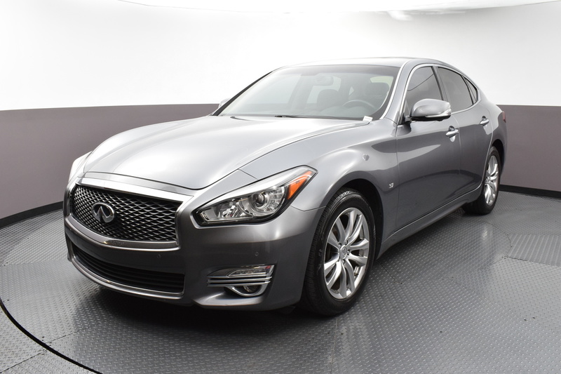 2017 INFINITI Q70
