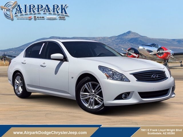 2015 INFINITI Q40