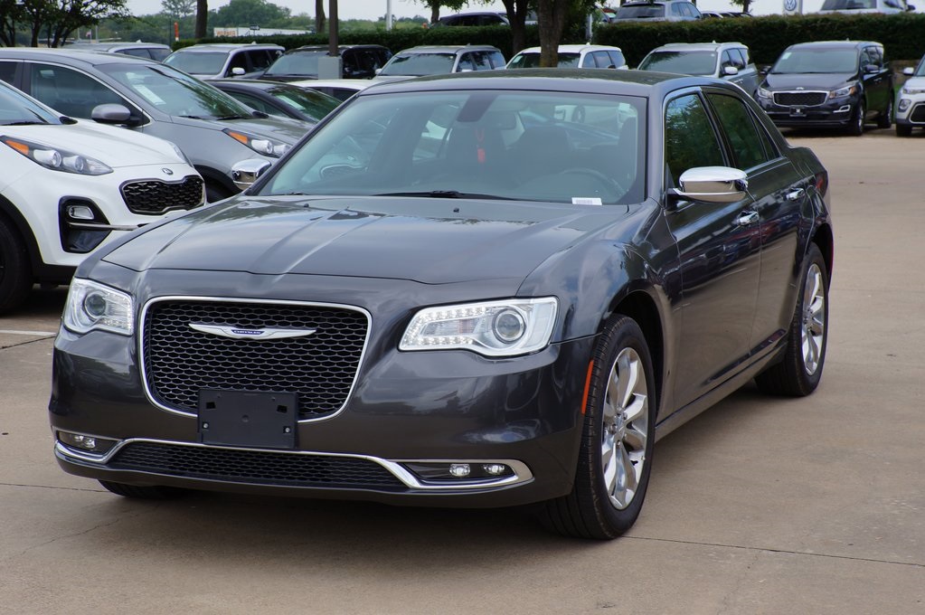 2019 Chrysler 300
