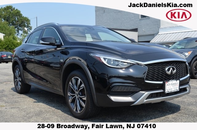 2017 INFINITI QX30