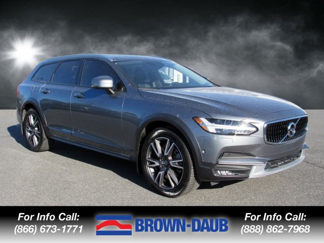 2017 Volvo V90 Cross Country